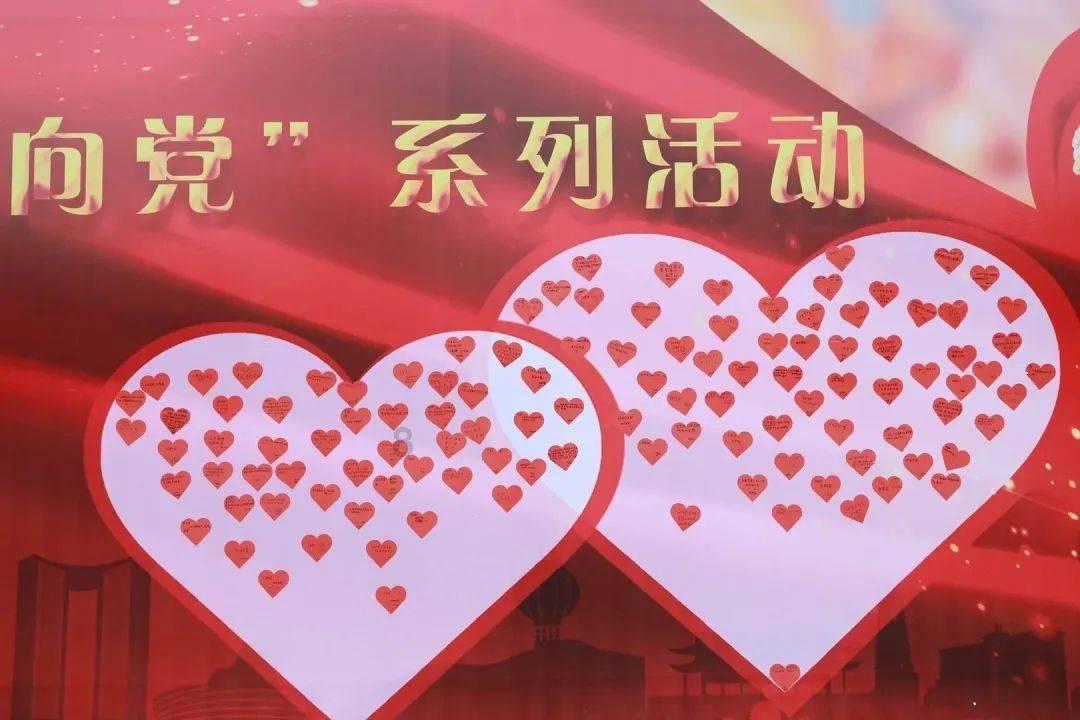 荣耀Magic7Pro狂堆料:屏幕三打孔+1英寸背屏,磁吸线圈更炸裂